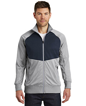 The North Face NF0A3SEW Tech Full-Zip Fleece Jacket